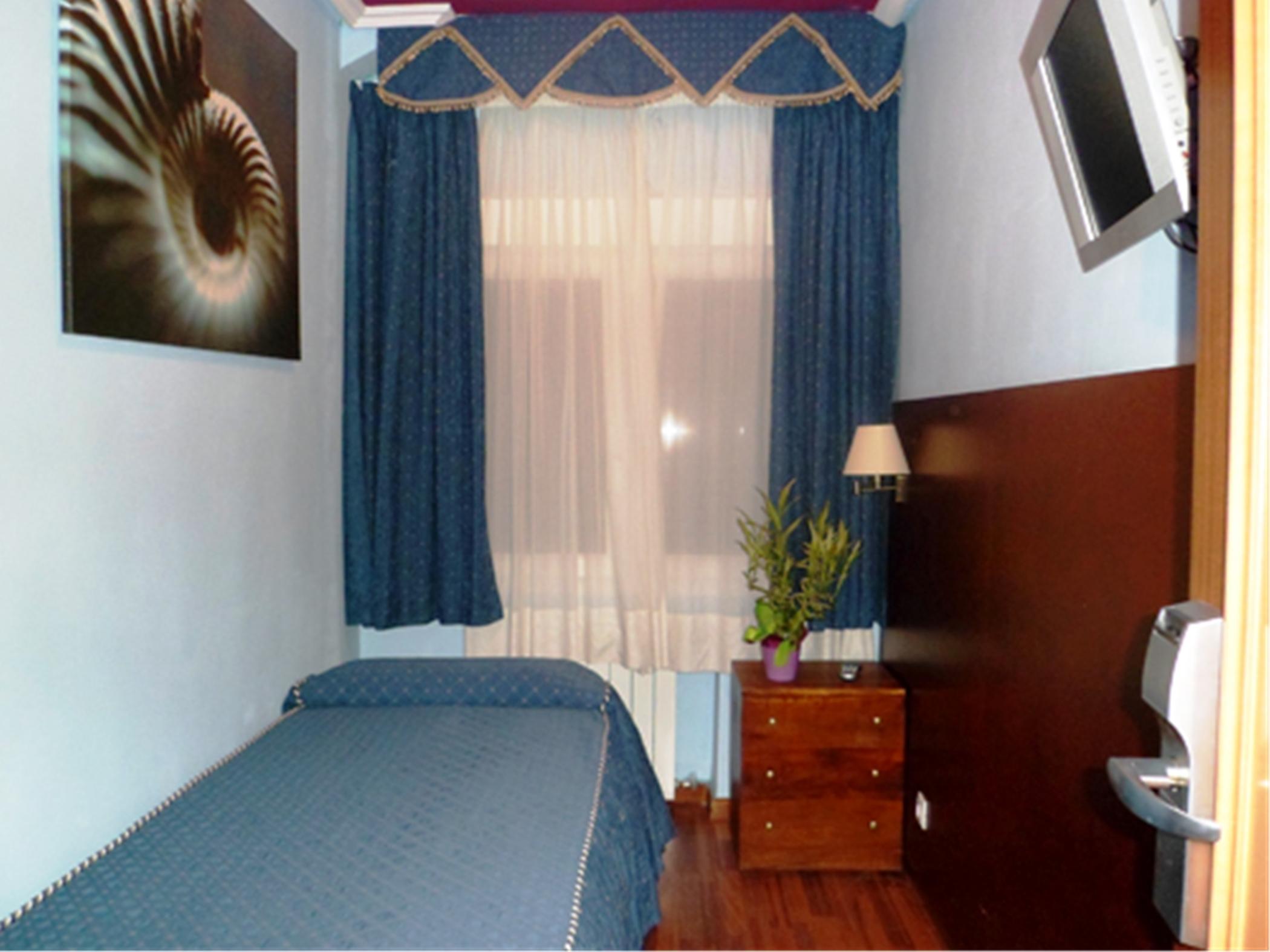 Auto Check In Hotel Las Nieves Хака Екстер'єр фото