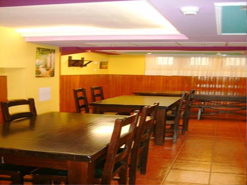 Auto Check In Hotel Las Nieves Хака Екстер'єр фото