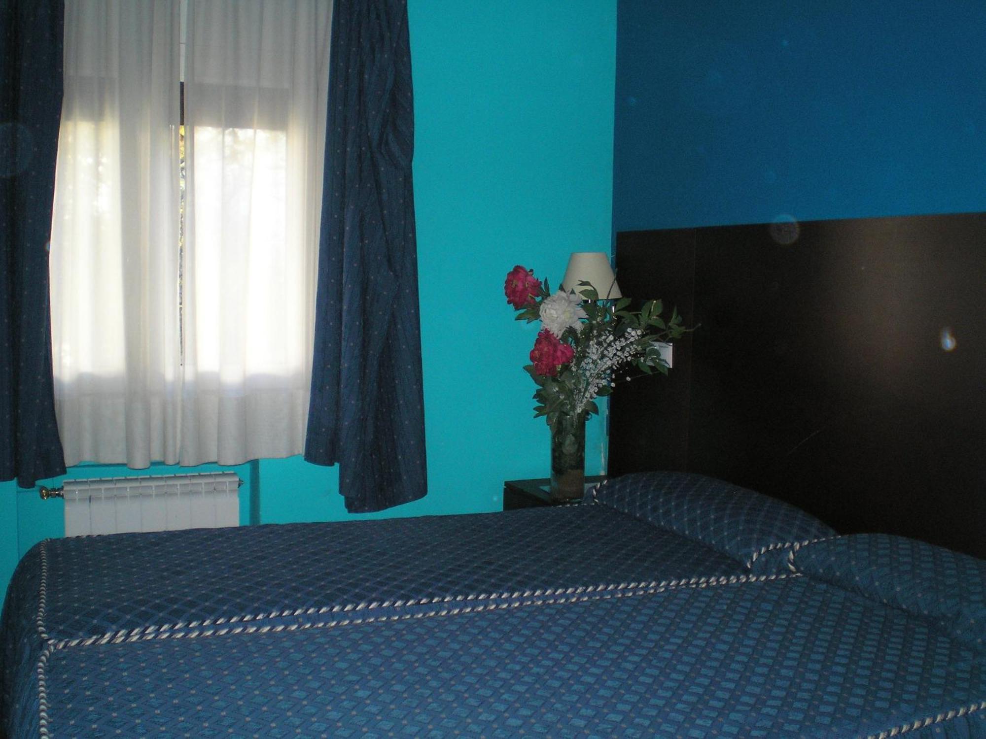 Auto Check In Hotel Las Nieves Хака Екстер'єр фото