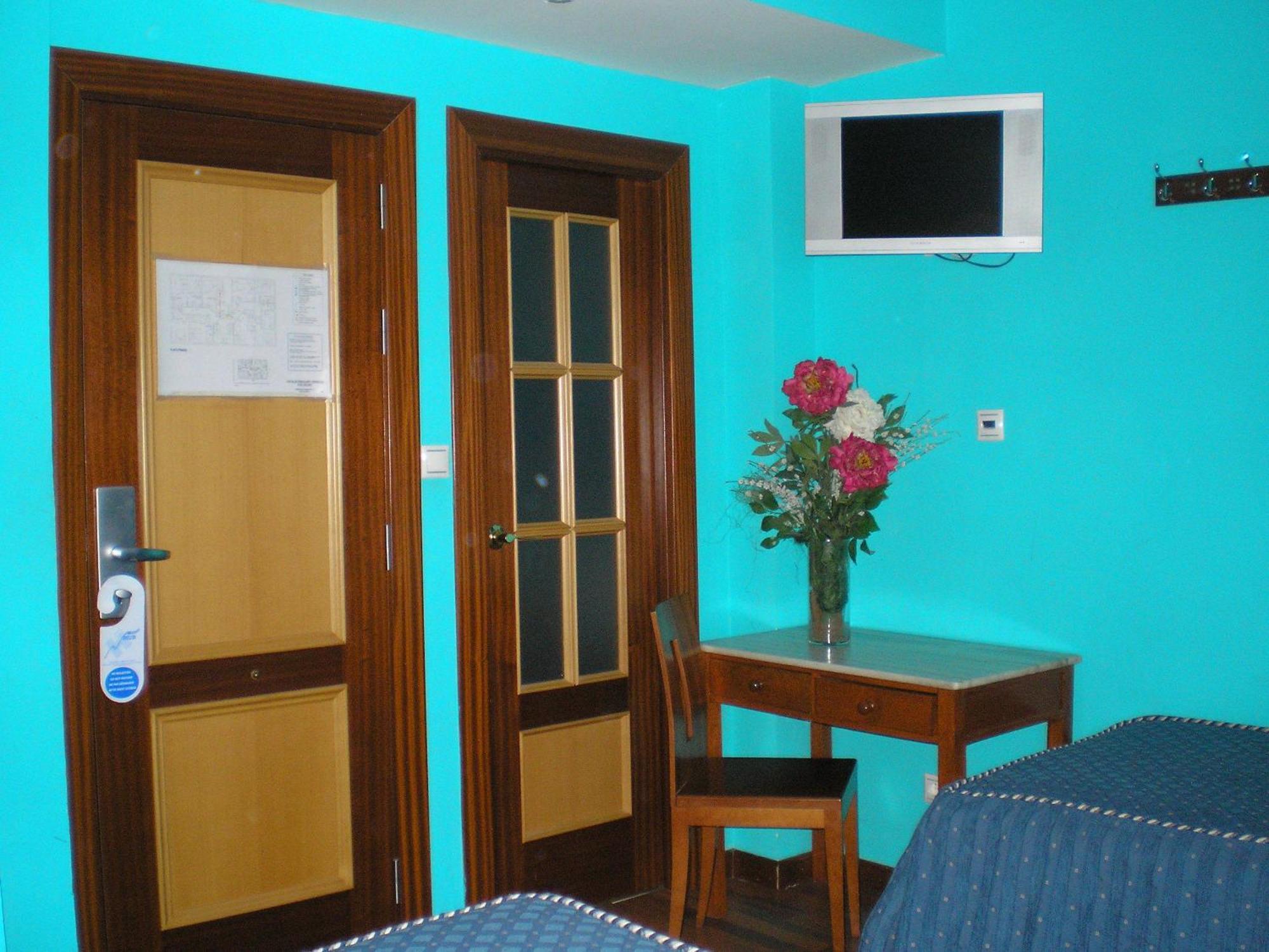 Auto Check In Hotel Las Nieves Хака Екстер'єр фото