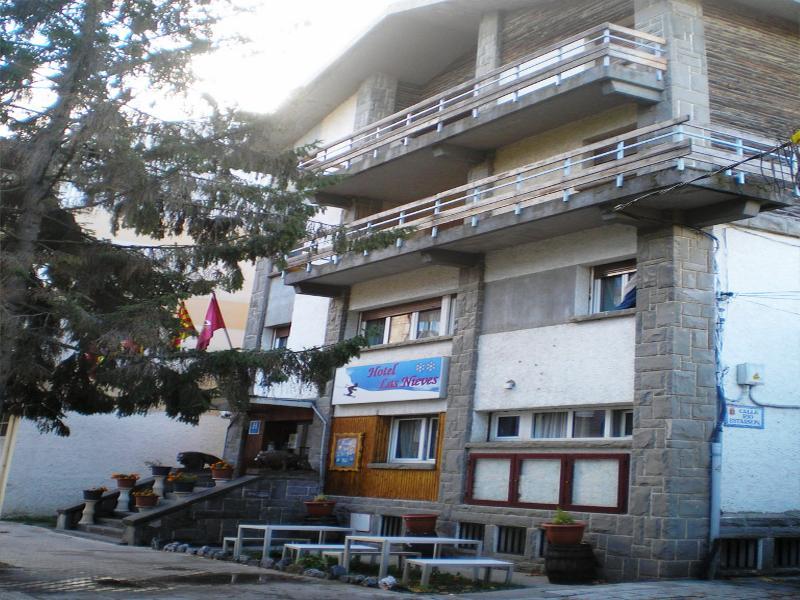 Auto Check In Hotel Las Nieves Хака Екстер'єр фото